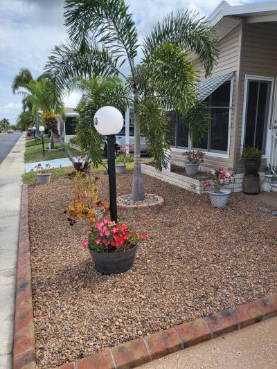 Photo 2 of 40 of home located at 180 Sun Dr North Fort Myers, FL 33903