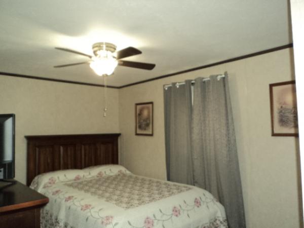 2019 Champion/Redman 25607 Mobile Home