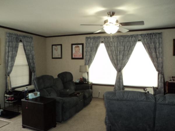 2019 Champion/Redman 25607 Mobile Home