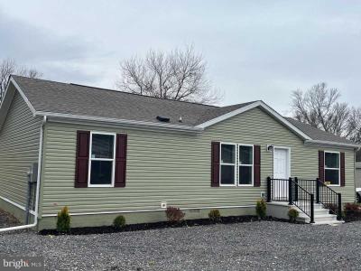 Photo 2 of 17 of home located at 49 Jump Place Kearneysville, WV 25430