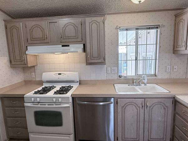 1993 Fleetwood Sunpointe Manufactured Home