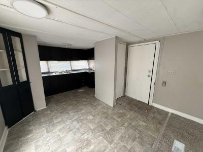 Photo 4 of 10 of home located at 1712 S. Dixie Hwy. #27 Crete, IL 60417