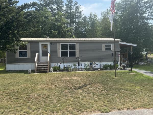 2004  Mobile Home For Sale