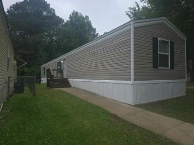 Photo 3 of 19 of home located at 7400 Glen Leaf Dr., #32 Shreveport, LA 71129