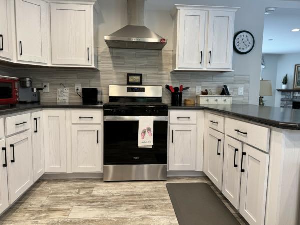 2023 COMMODORE HOMES PA 3AS184P Mobile Home