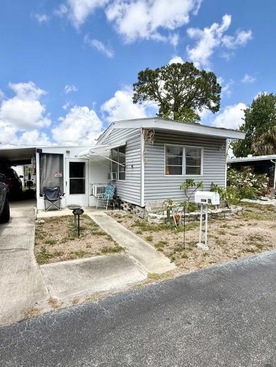 Photo 2 of 18 of home located at 5757 66th Street N #42 Saint Petersburg, FL 33709