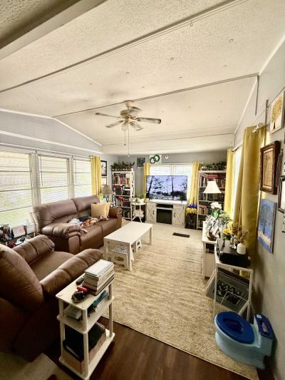 Photo 4 of 18 of home located at 5757 66th Street N #42 Saint Petersburg, FL 33709