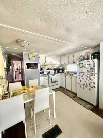 Photo 5 of 18 of home located at 5757 66th Street N #42 Saint Petersburg, FL 33709