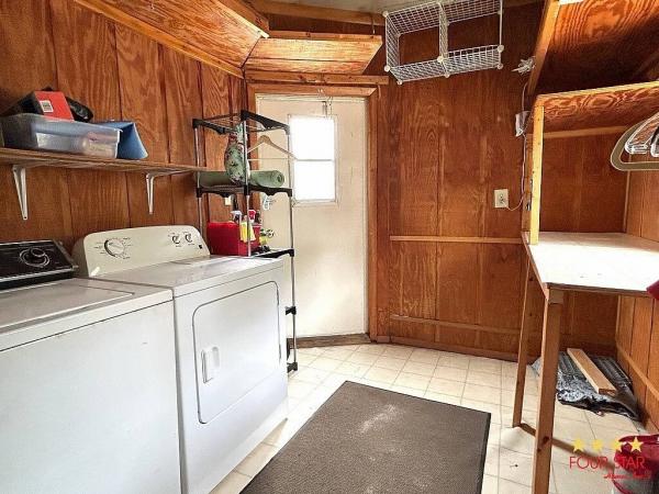 1982 LEDG  Home