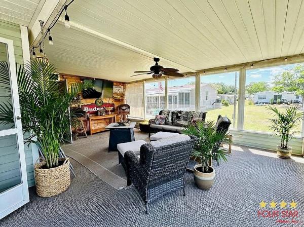 2000 PALM   Home