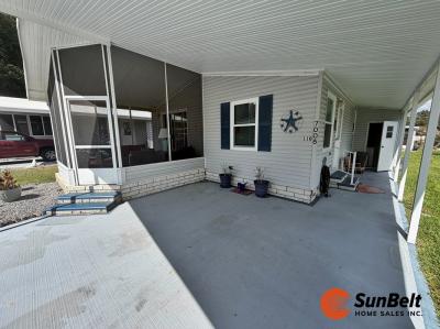 Photo 3 of 19 of home located at 7008 Harbor View Drive Leesburg, FL 34788