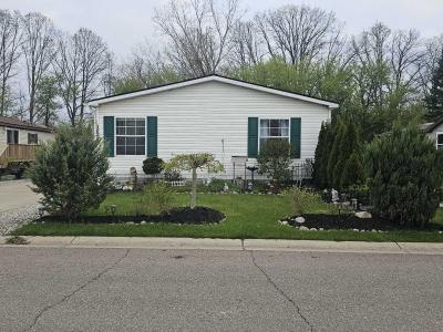 Photo 2 of 7 of home located at 2213 S. Sheeran Milford, MI 48381