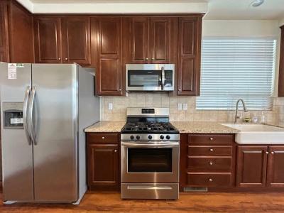 Photo 5 of 38 of home located at 15455 Glenoaks Blvd. Sp 559 Sylmar, CA 91342