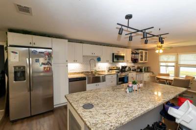 Photo 3 of 7 of home located at 282 Alpine Dr Winter Haven, FL 33881