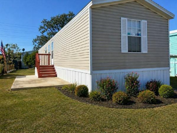 2004 FLEETWOOD Manufactured Home
