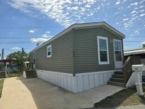 Photo 1 of 1 of home located at 3301 58th Avenue North, #221 Saint Petersburg, FL 33714