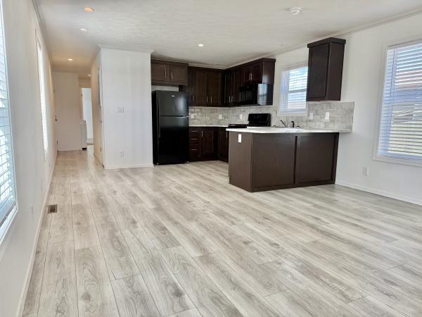 2024 Skyline LH28761 Mobile Home