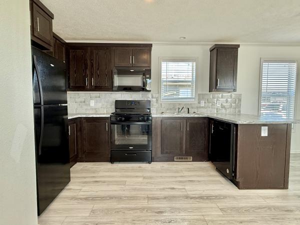 2024 Skyline LH28761 Mobile Home