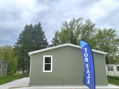 Photo 4 of 20 of home located at 7801 88th Ave Lot 85 Pleasant Prairie, WI 53158