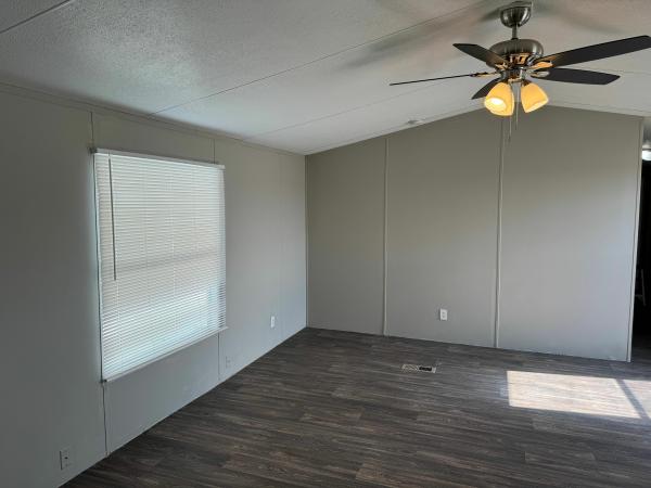 2010 Clayton Homes Inc Yes Mobile Home