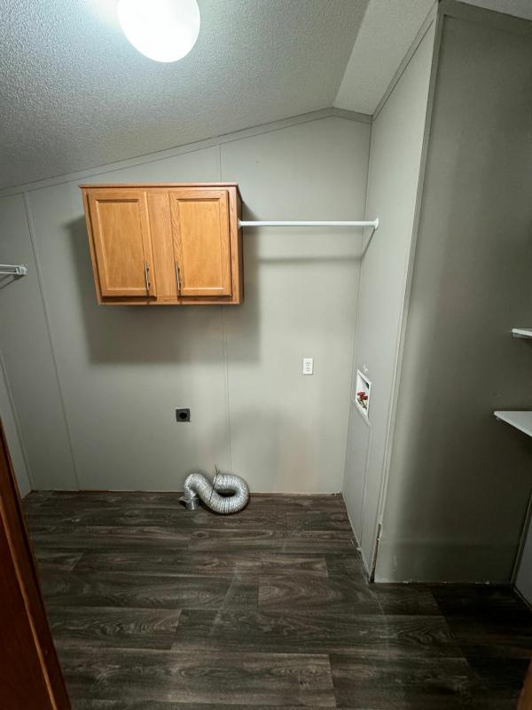 2010 Clayton Homes Inc Yes Mobile Home