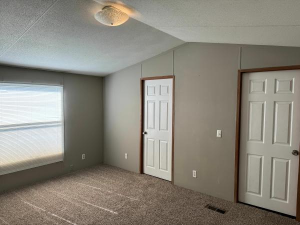 2010 Clayton Homes Inc Yes Mobile Home