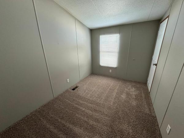 2010 Clayton Homes Inc Yes Mobile Home