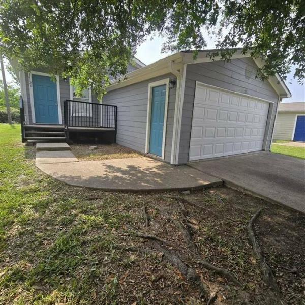 2004  Mobile Home For Sale