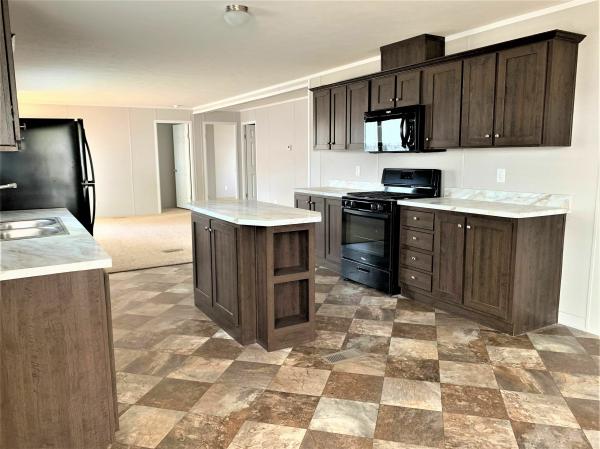 Photo 1 of 2 of home located at 6569 Stratford Drive Lot 404 Holly, MI 48442