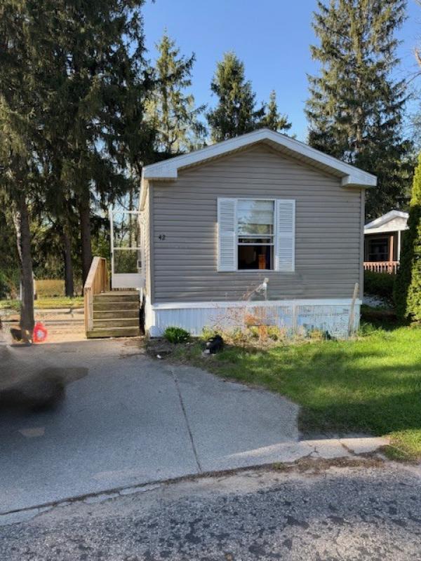 Photo 1 of 2 of home located at 42 Evergreen Dr Saint Louis, MI 48880