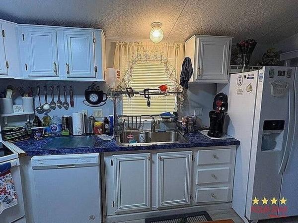 1998 WINN  Home