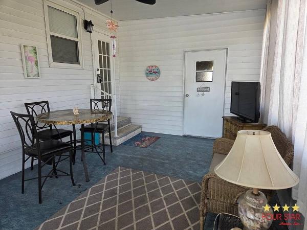 1990 Palm Harbor  Home