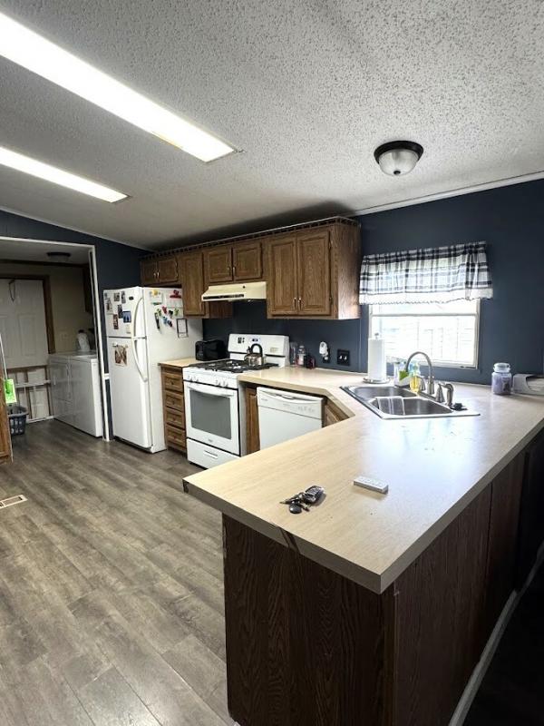 1990 Century Manufactured Home