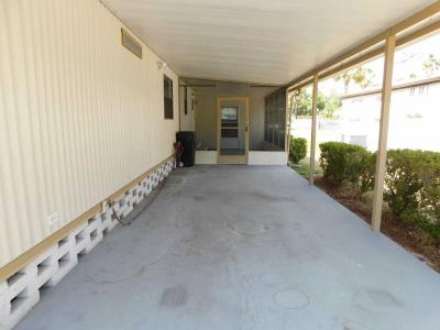 Photo 2 of 34 of home located at 38409 Spreading Oaks Blvd. Zephyrhills, FL 33541