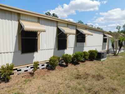 Photo 5 of 34 of home located at 38409 Spreading Oaks Blvd. Zephyrhills, FL 33541