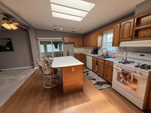 2001 SHAMROCK CUSTOM ORDER Manufactured Home