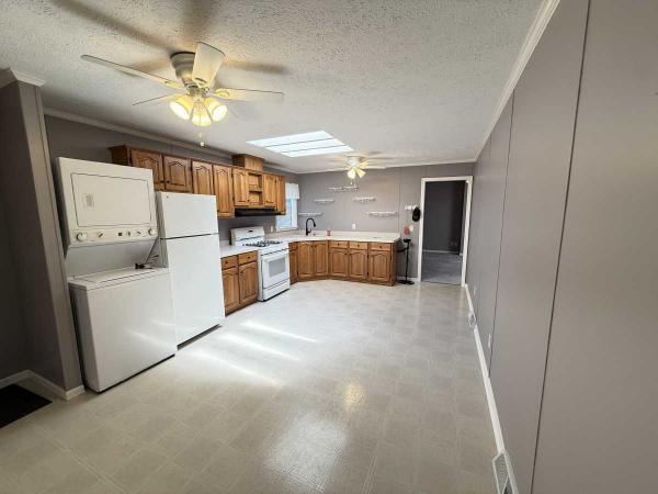 2001 SHAMROCK CUSTOM ORDER Manufactured Home