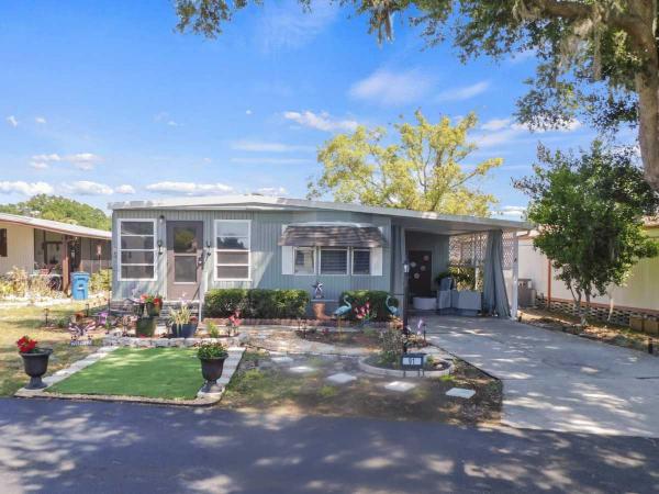 Photo 1 of 2 of home located at 7405 N Socrum Loop Road Lot 91 Lakeland, FL 33809