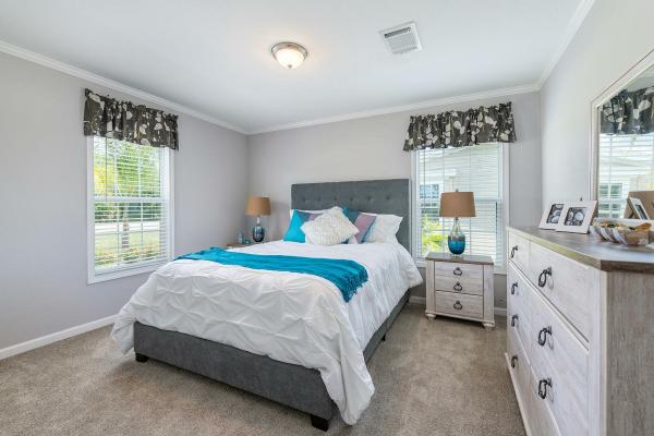 2025 Champion SIG4482C Mobile Home