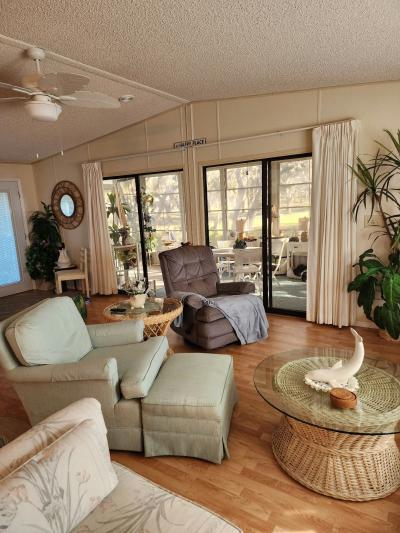 Photo 5 of 28 of home located at 35421 Jomar Ave Zephyrhills, FL 33541