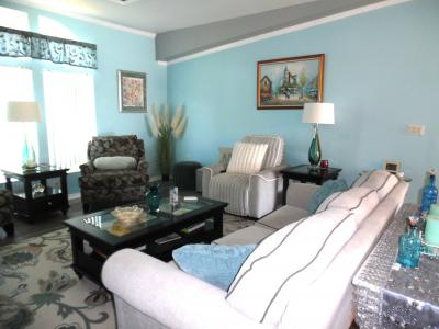 Photo 5 of 19 of home located at 735 Island St Davenport, FL 33897