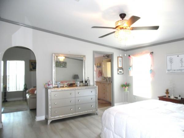 2006 Homes of Merit T14126 Mobile Home