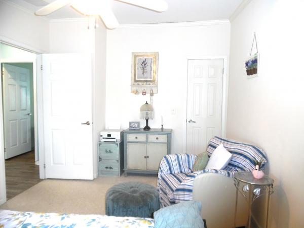 2006 Homes of Merit T14126 Mobile Home