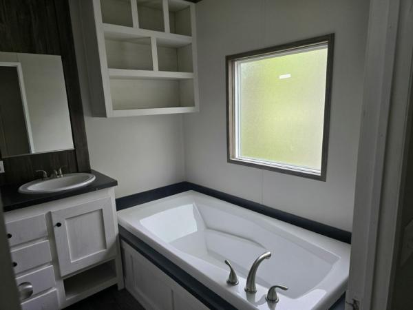 2022 CMH Mfg, Inc Resolution 16682X Manufactured Home