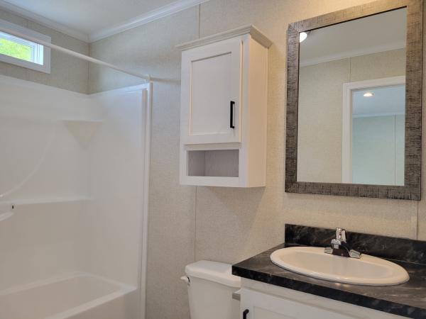2022 Champion RA1670216 Mobile Home