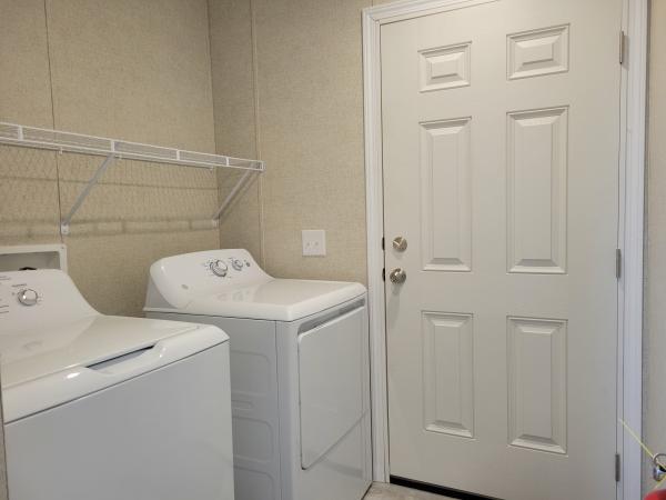 2022 Champion RA1670216 Mobile Home