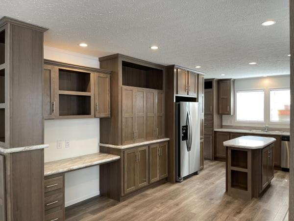 2022 Champion RA2852215 Mobile Home