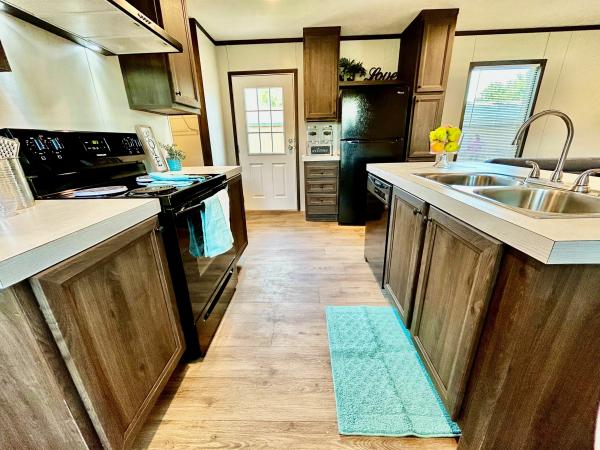 2023 Clayton Homes Inc MIYO Mobile Home