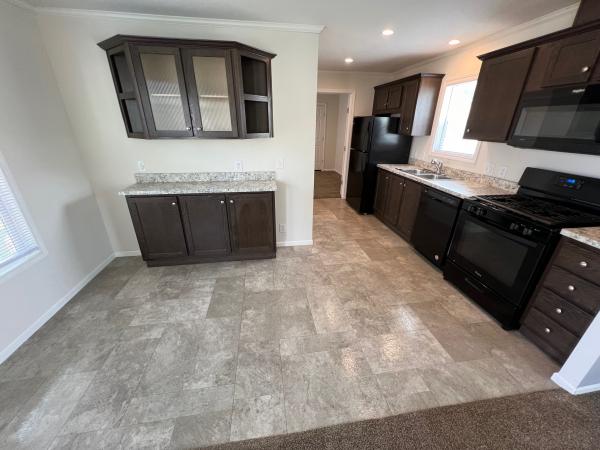 2019 Champion RA1670217 Mobile Home