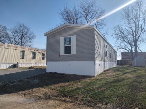 Photo 1 of 2 of home located at 2321 Oxford Dr. Lot 632 Indianapolis, IN 46234